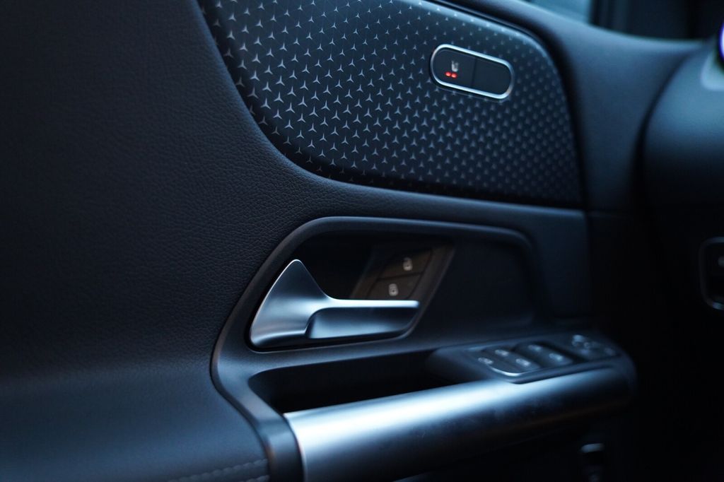 Mercedes-Benz B 200 2024