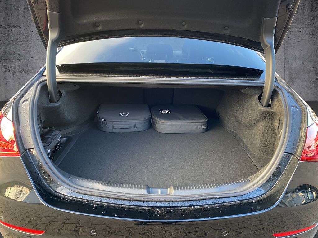 Mercedes-Benz C 300 2025