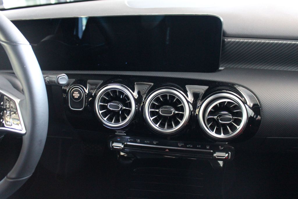 Mercedes-Benz A 250 2024