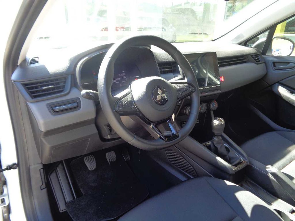 Mitsubishi Colt 2025