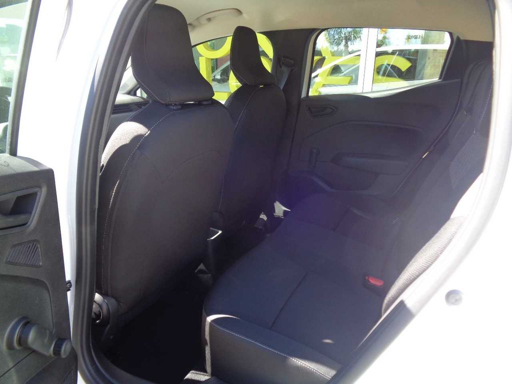 Mitsubishi Colt 2025