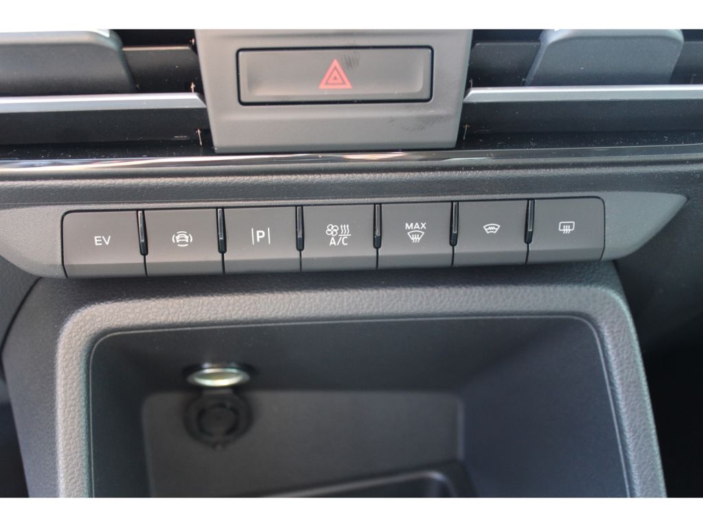 Ford Grand Tourneo 2025