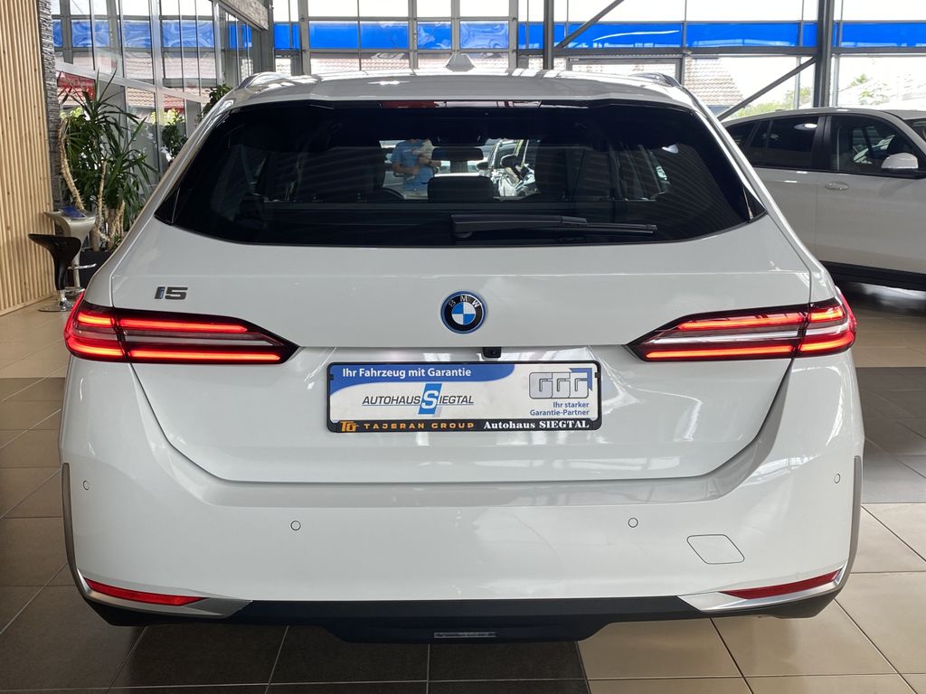 BMW i5 2024