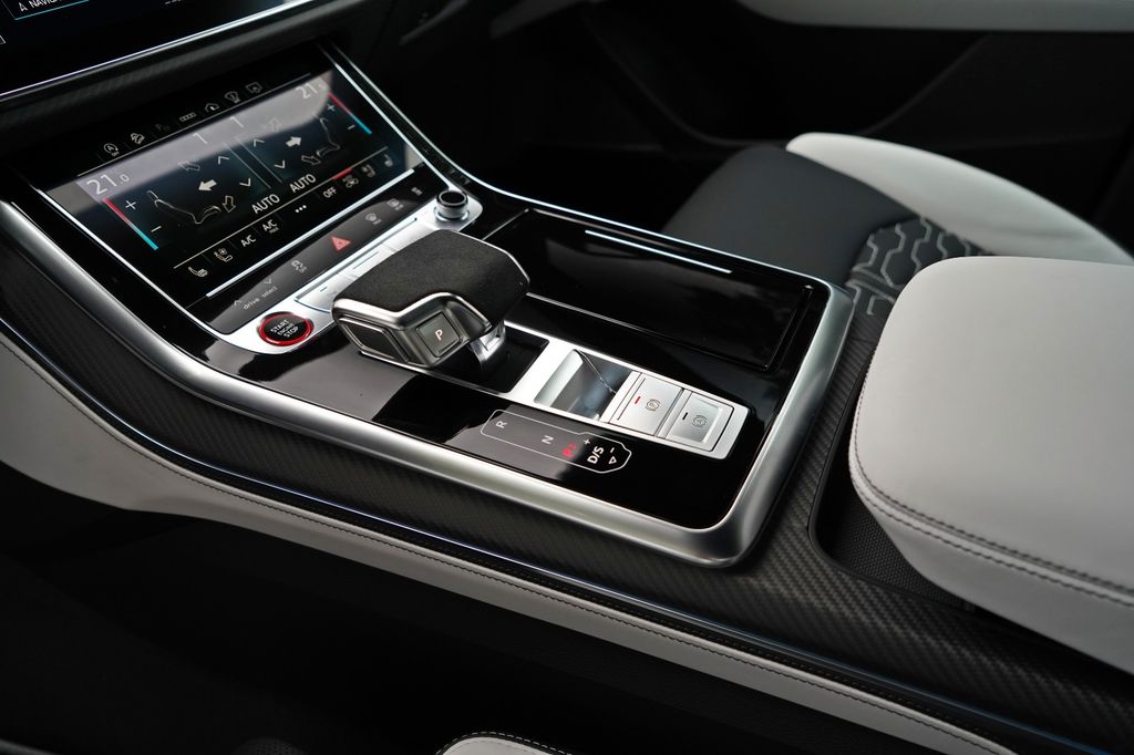 Audi RSQ8 2025