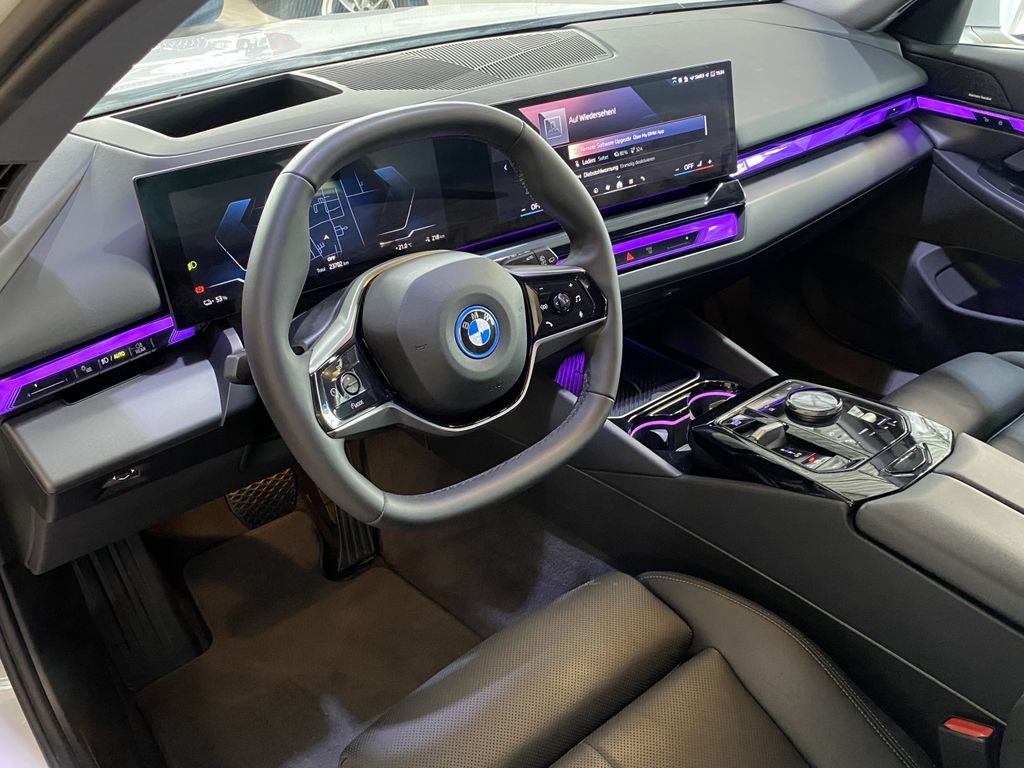 BMW i5 2024
