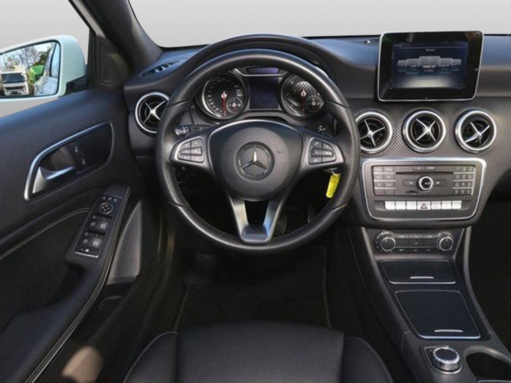 Mercedes-Benz A 180 2016