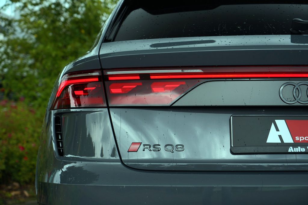 Audi RSQ8 2025