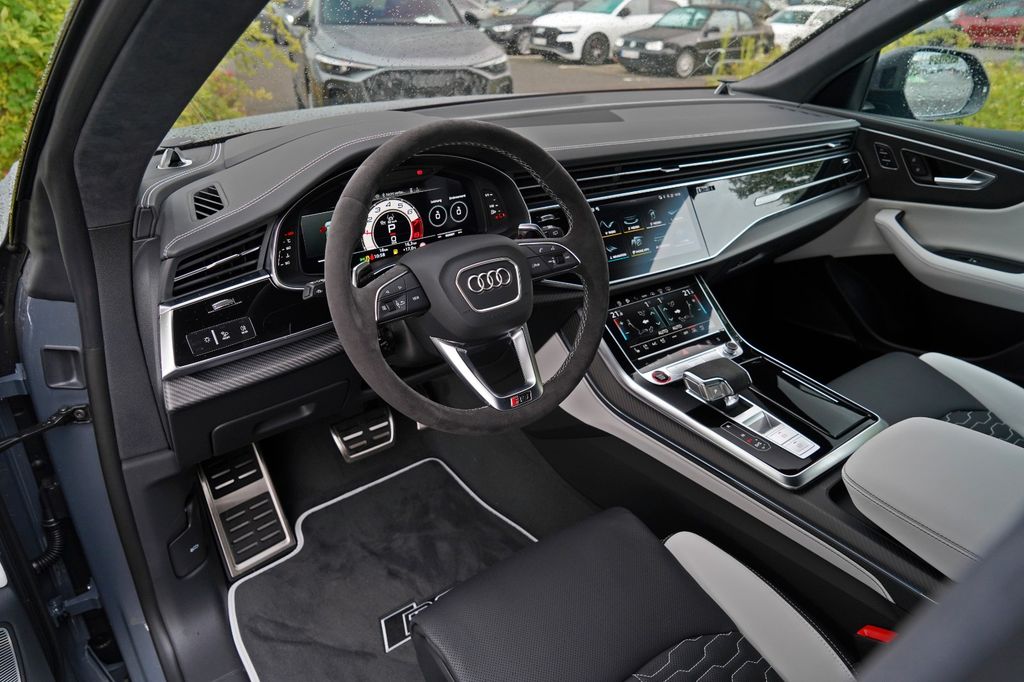 Audi RSQ8 2025