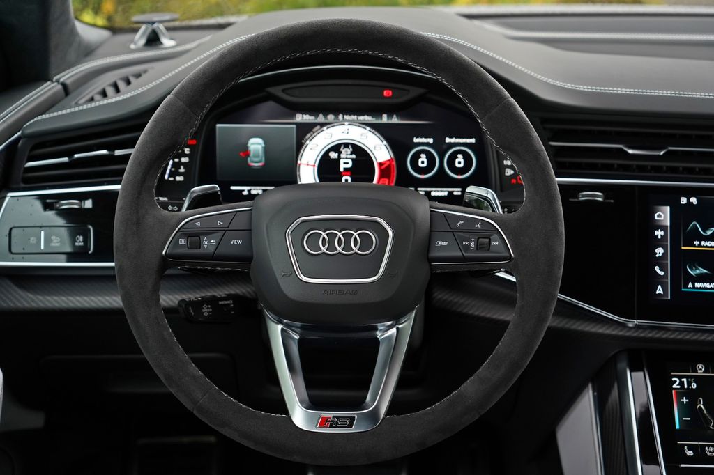 Audi RSQ8