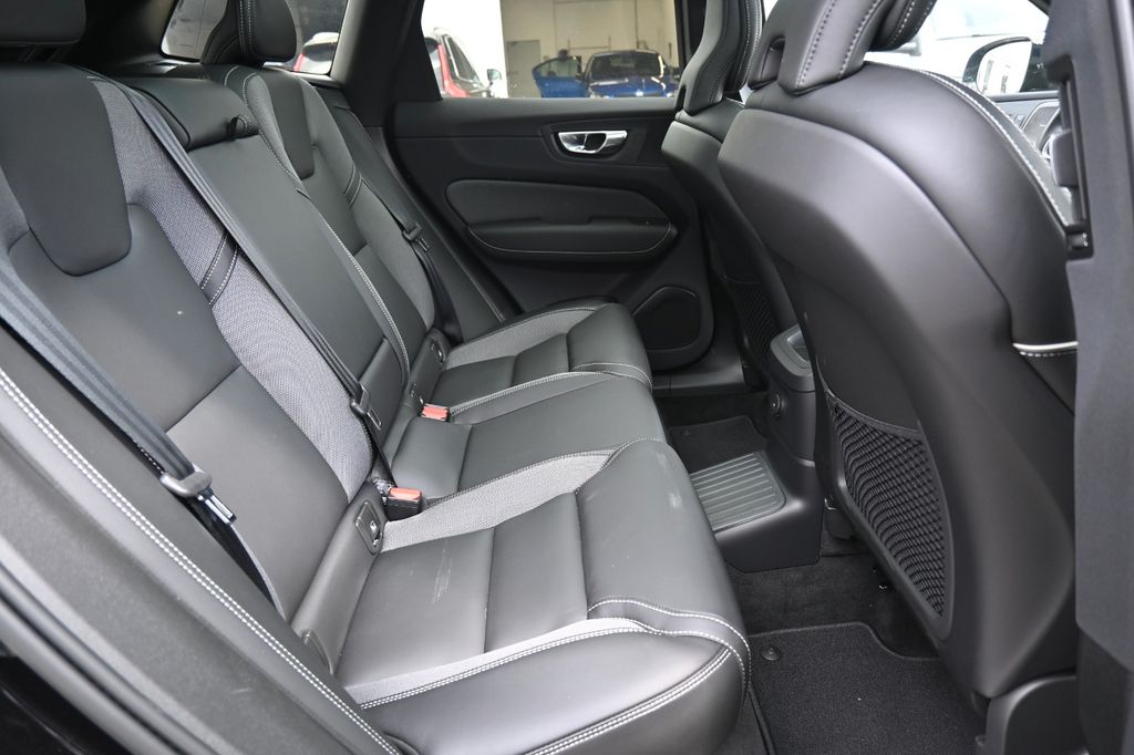 Volvo XC60 2025