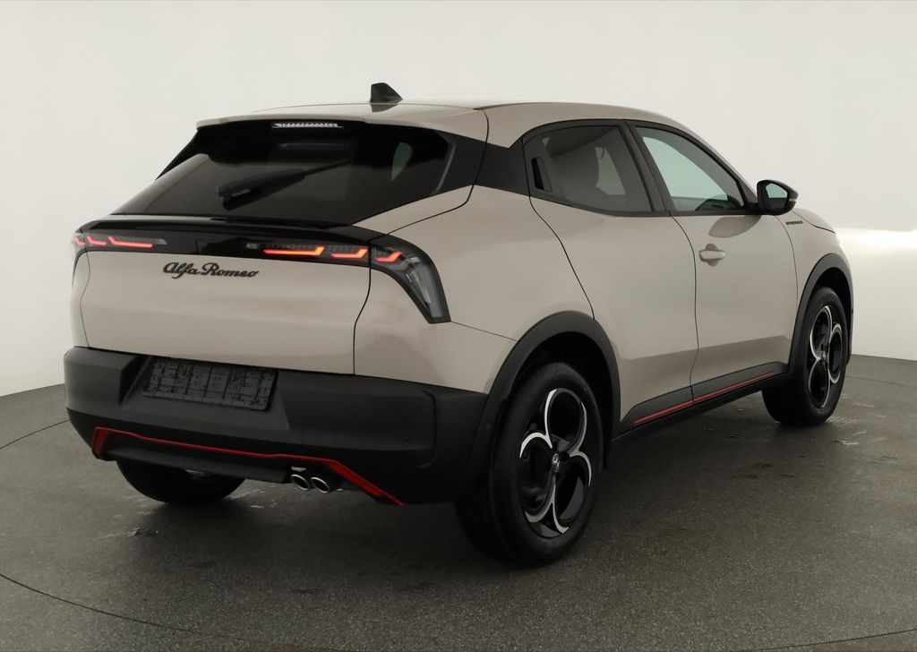 Alfa Romeo Junior 2025