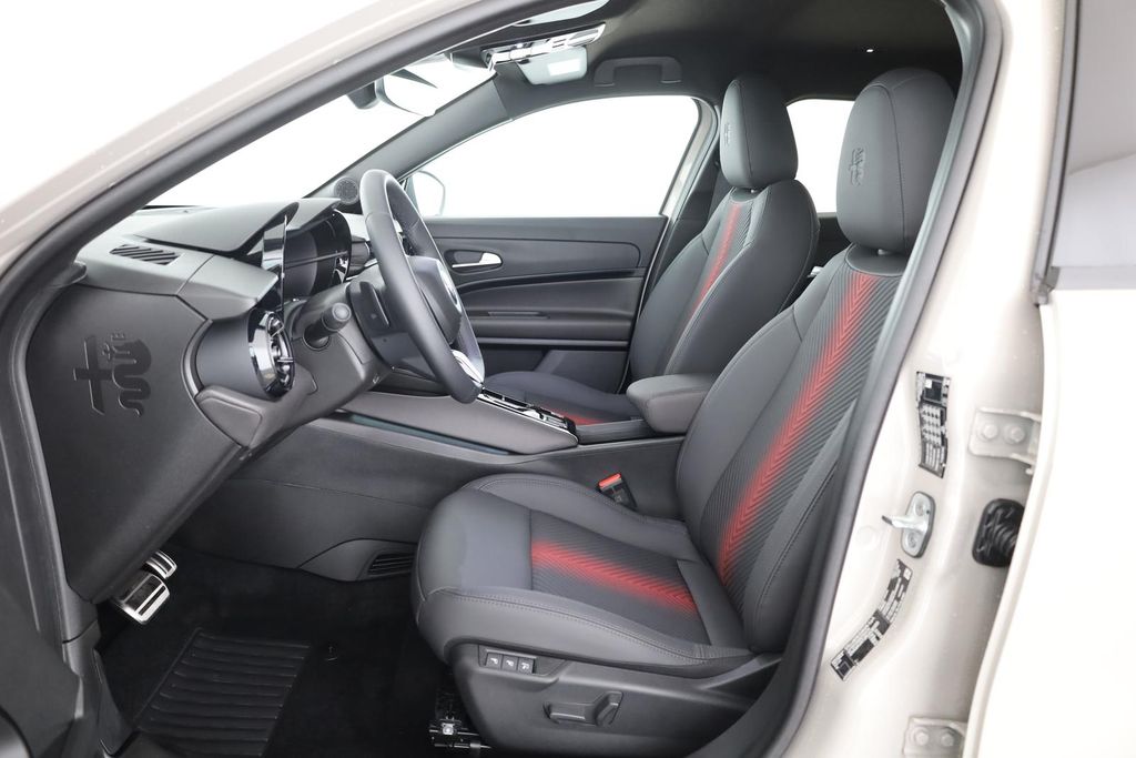 Alfa Romeo Junior 2025