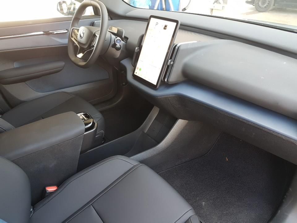 Volvo EX30 2025