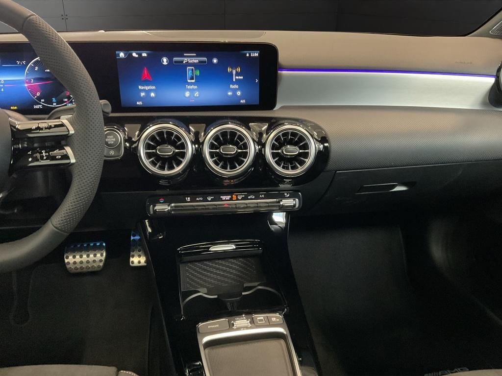 Mercedes-Benz A 200 2025