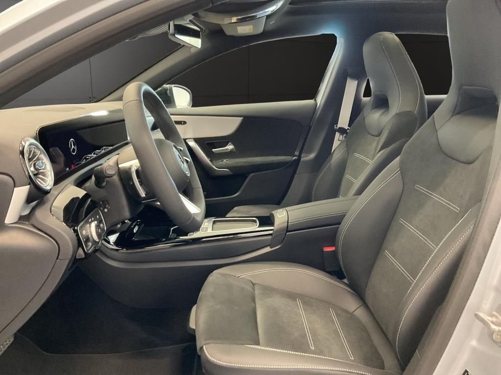 Mercedes-Benz A 200 2025