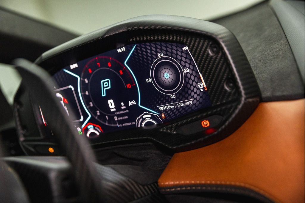 Lamborghini Revuelto 2025