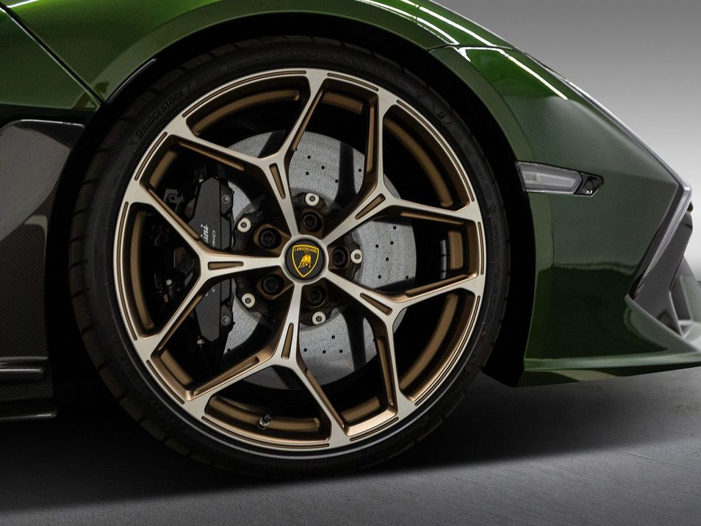 Lamborghini Revuelto 2025