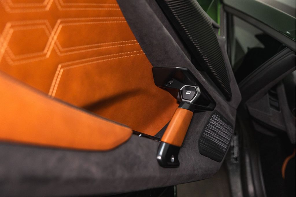 Lamborghini Revuelto 2025