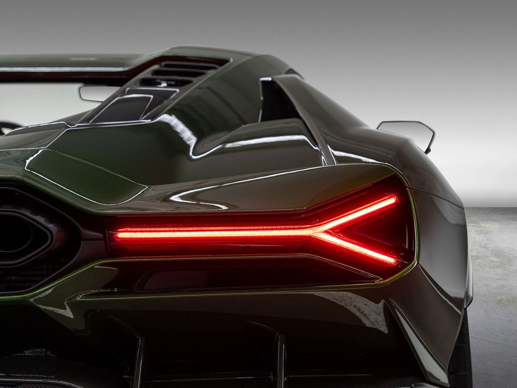 Lamborghini Revuelto 2025