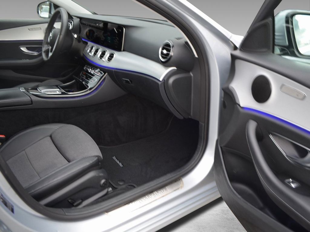 Mercedes-Benz E 220 2021