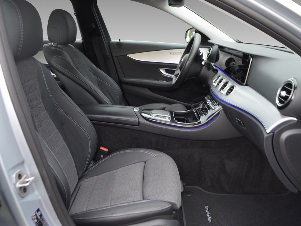 Mercedes-Benz E 220 2021