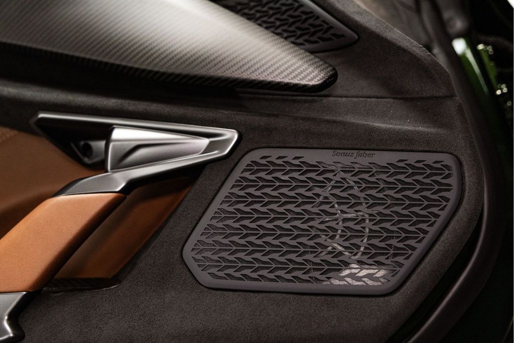 Lamborghini Revuelto 2025