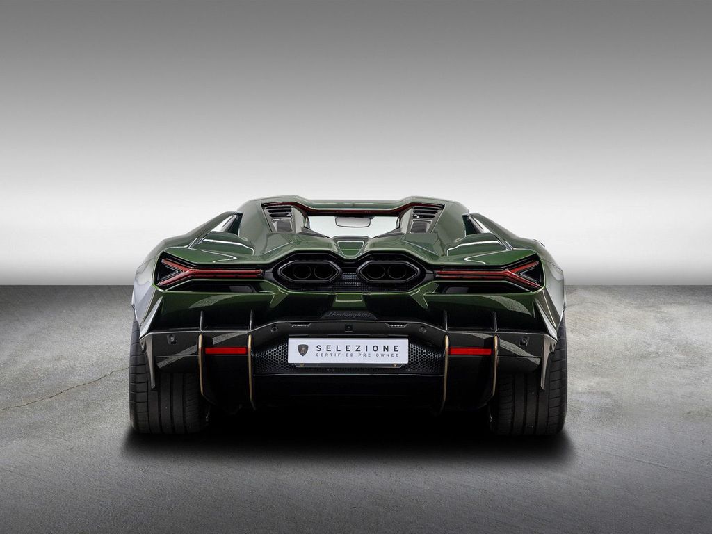 Lamborghini Revuelto 2025