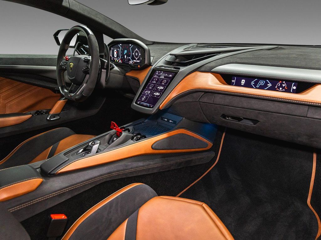 Lamborghini Revuelto 2025