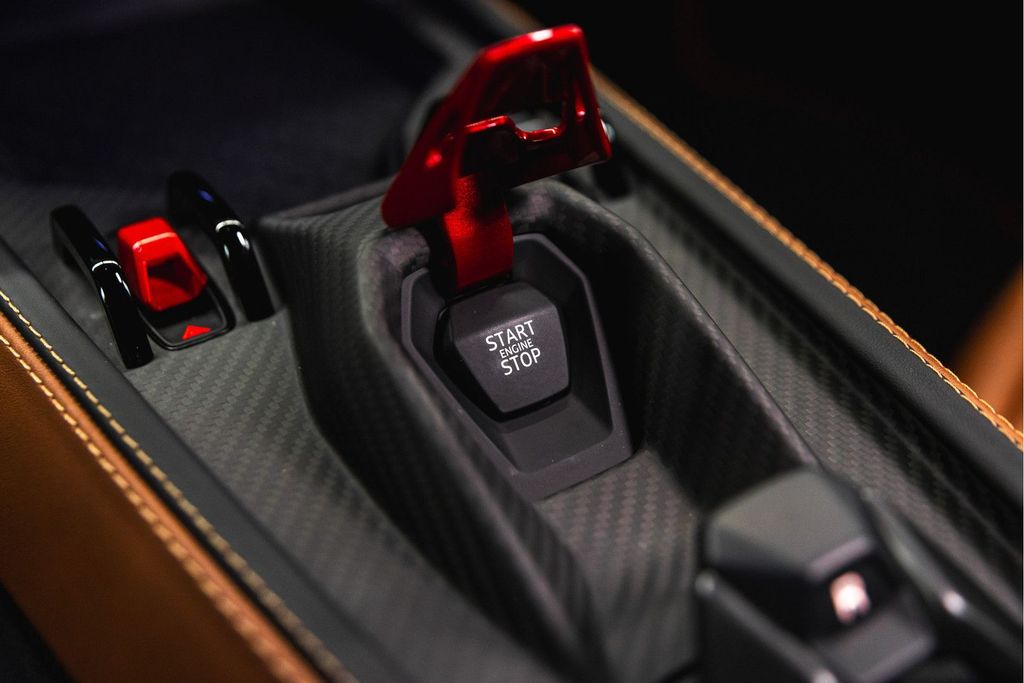 Lamborghini Revuelto 2025