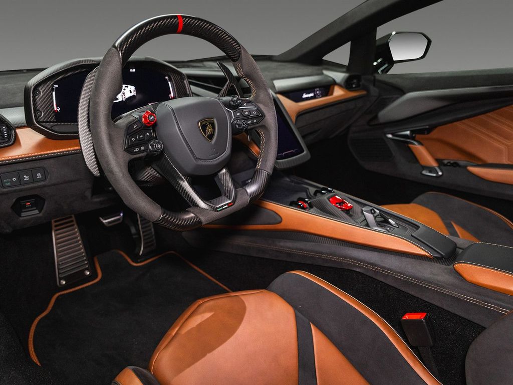 Lamborghini Revuelto 2025