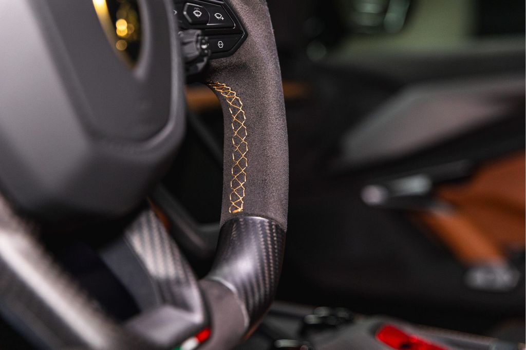 Lamborghini Revuelto 2025