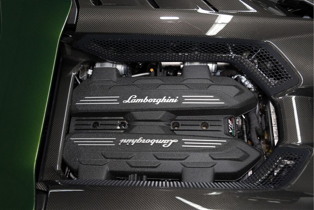 Lamborghini Revuelto 2025