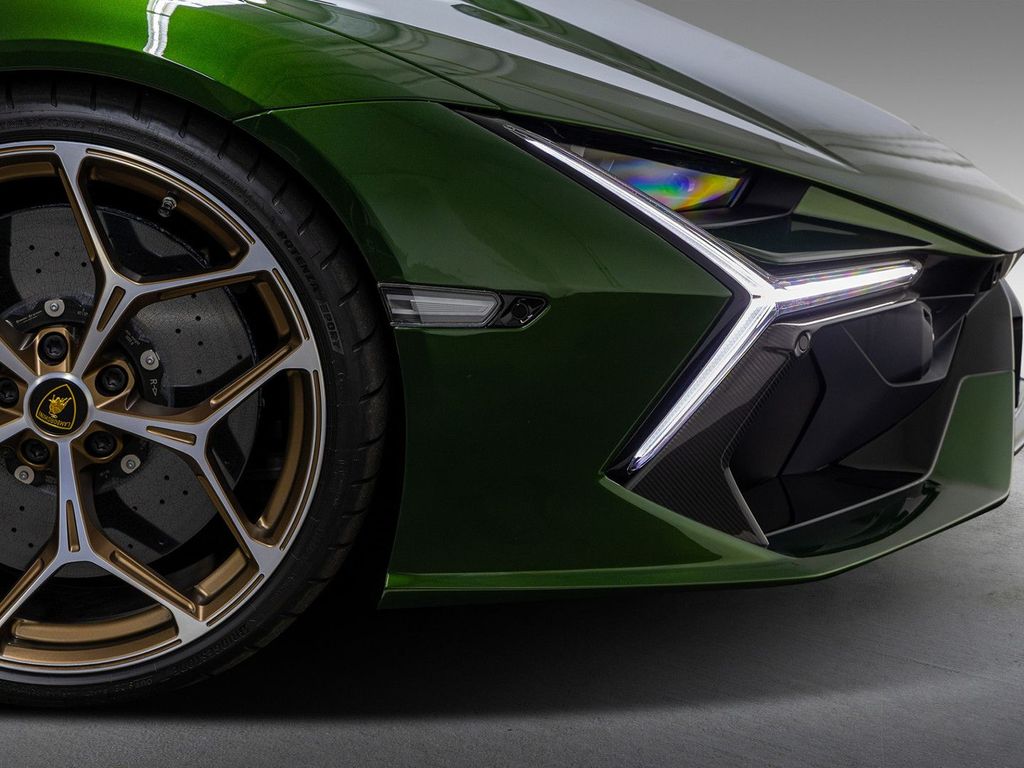 Lamborghini Revuelto 2025