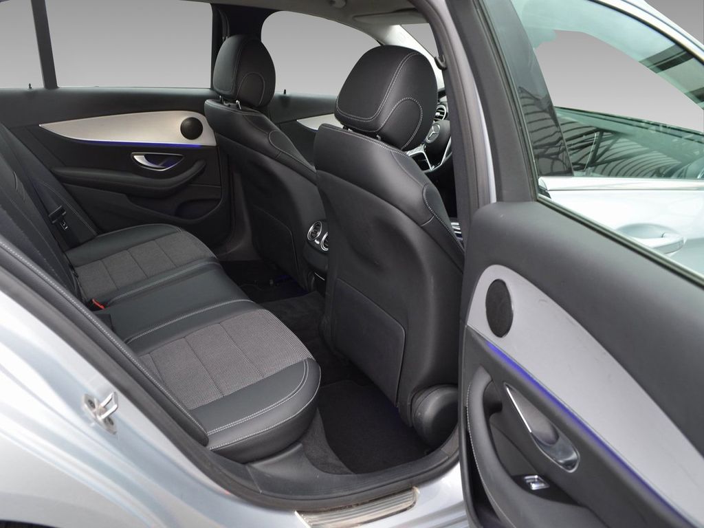 Mercedes-Benz E 220 2021