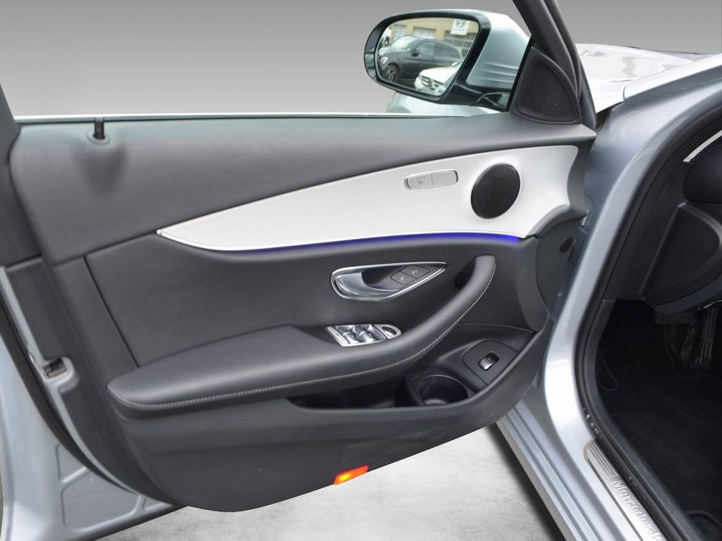 Mercedes-Benz E 220 2021