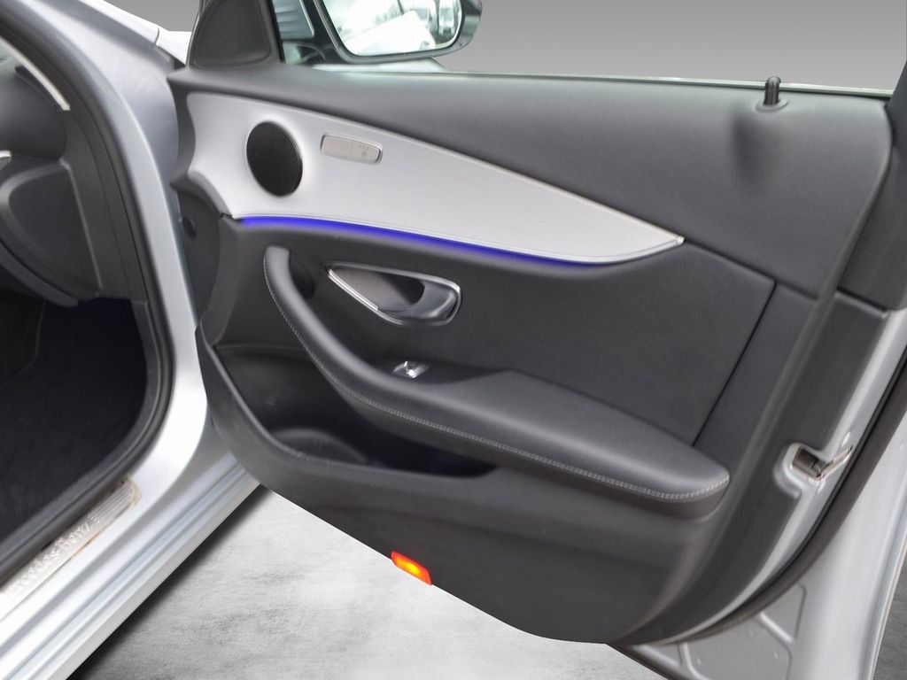 Mercedes-Benz E 220 2021