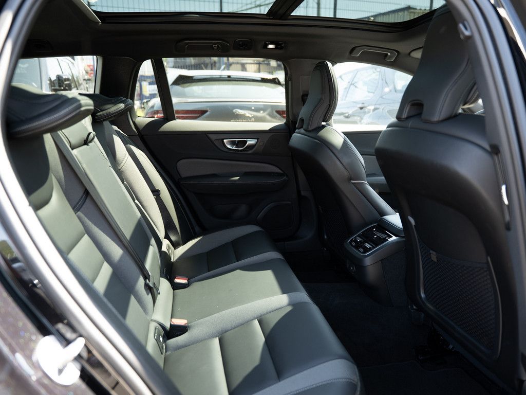 Volvo V60 Cross Country 2023