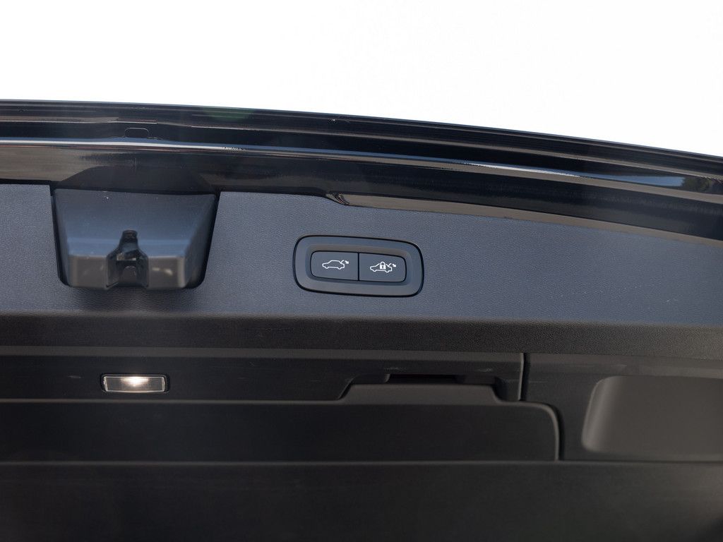 Volvo V60 Cross Country 2023