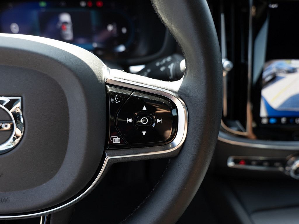 Volvo V60 Cross Country 2023