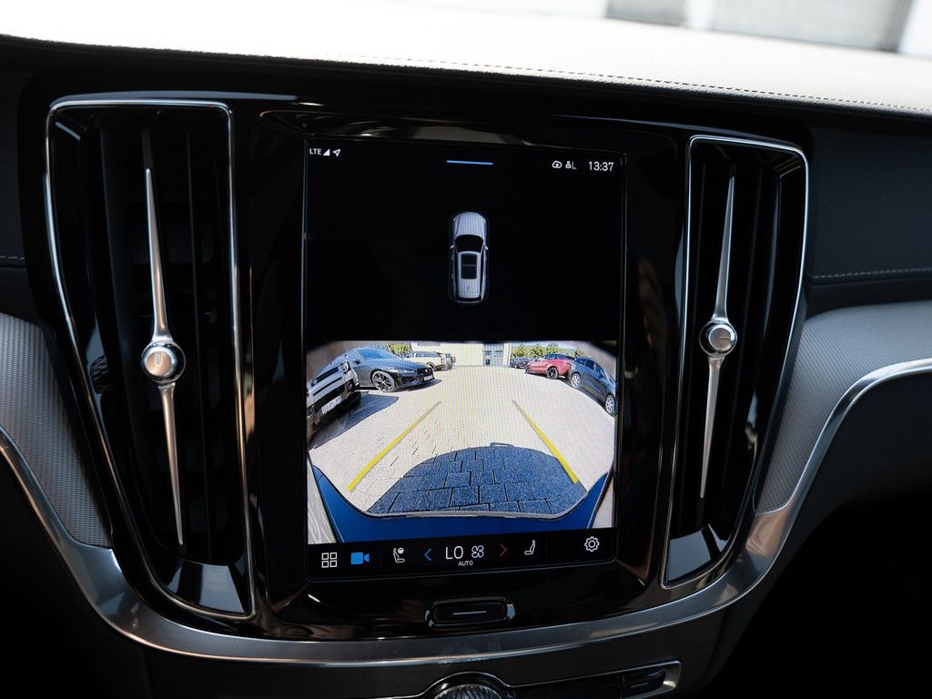 Volvo V60 Cross Country 2023