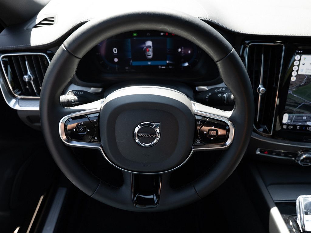 Volvo V60 Cross Country 2023