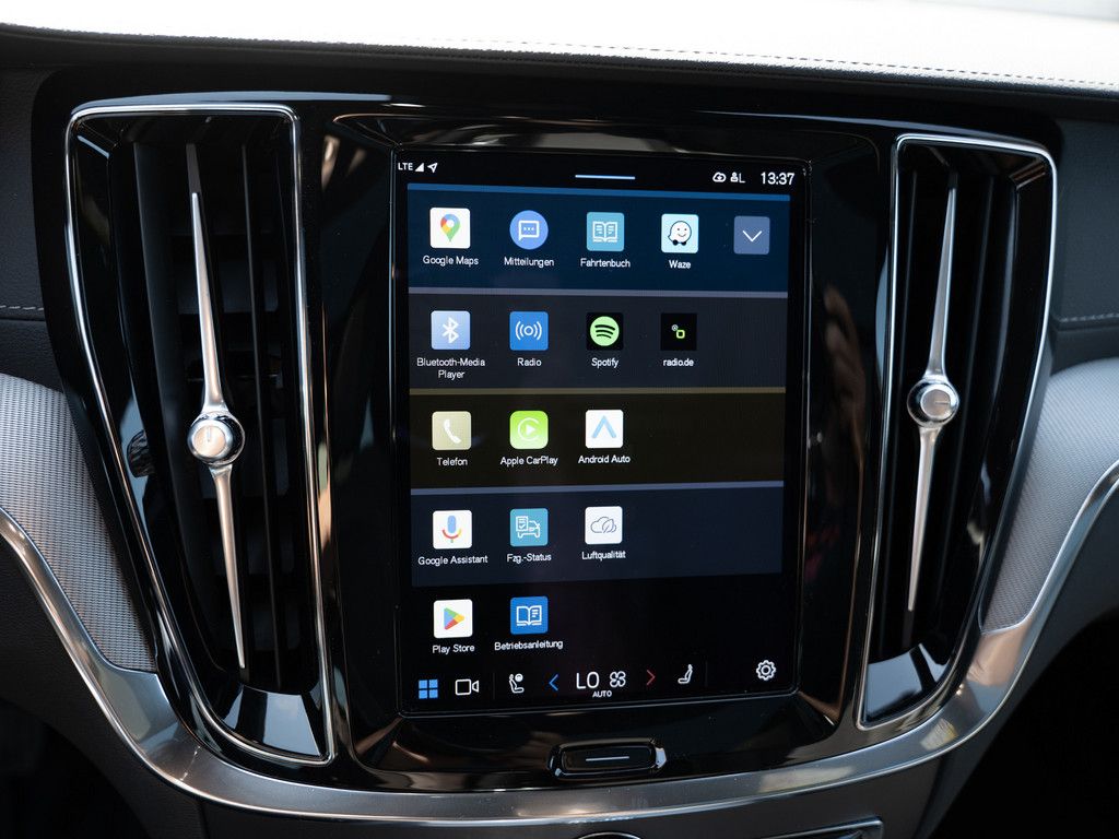 Volvo V60 Cross Country 2023