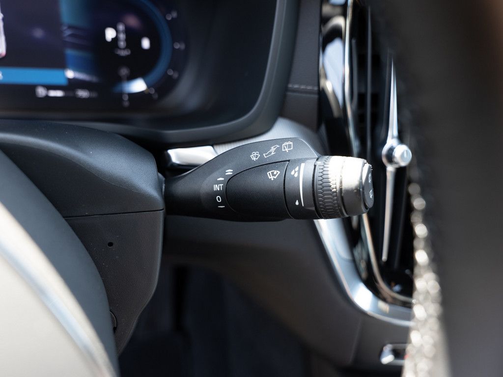 Volvo V60 Cross Country 2023