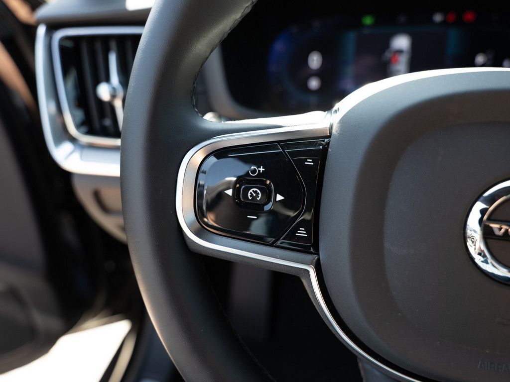 Volvo V60 Cross Country 2023