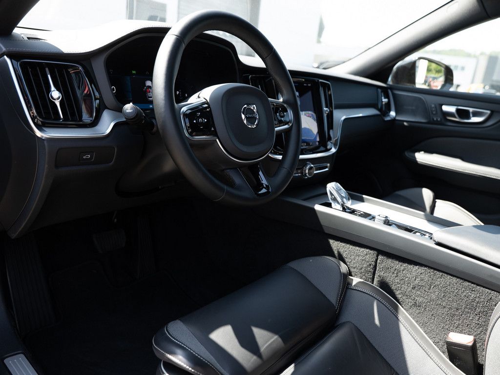 Volvo V60 Cross Country 2023