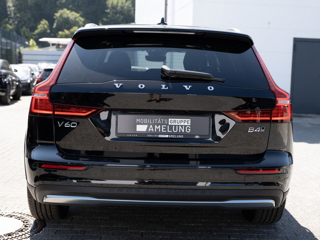 Volvo V60 Cross Country 2023