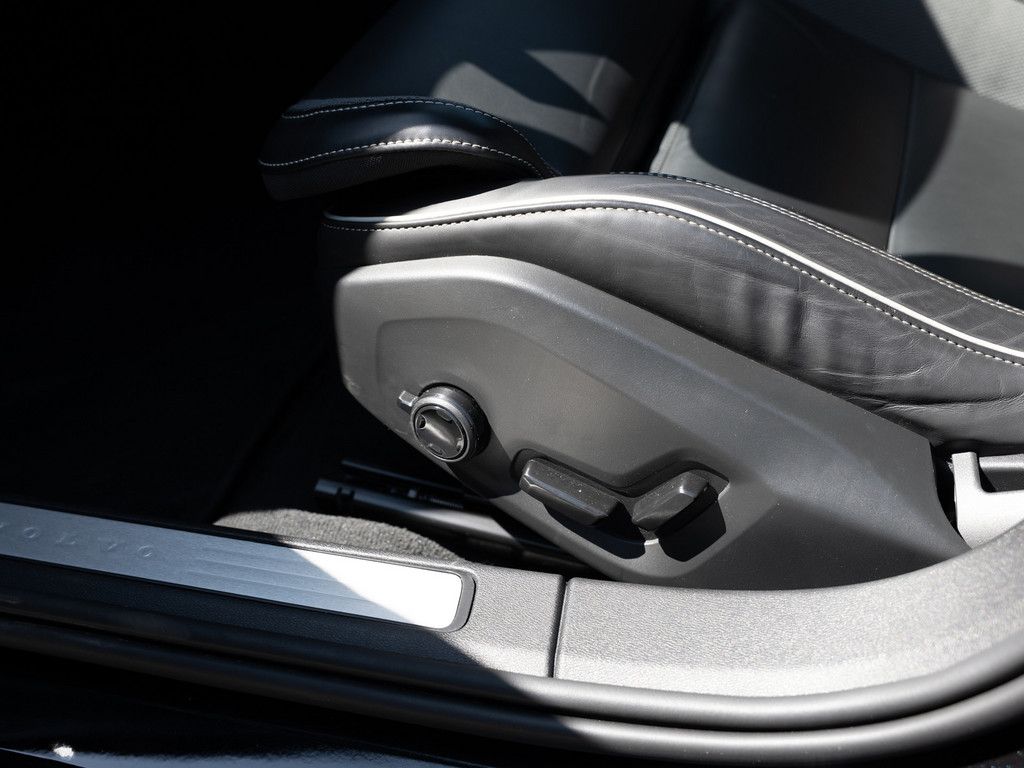 Volvo V60 Cross Country 2023