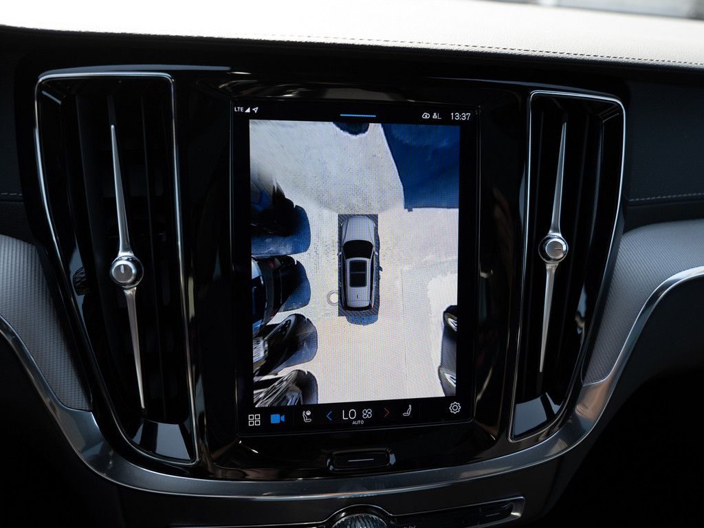 Volvo V60 Cross Country 2023