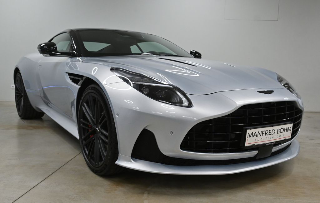 Aston Martin DB12 2025