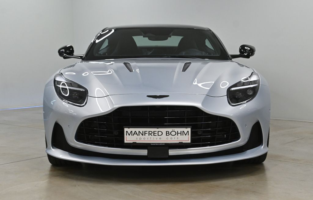 Aston Martin DB12 2025